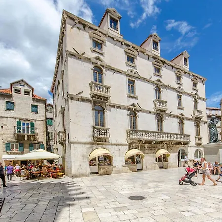 Duje شقة سبليت